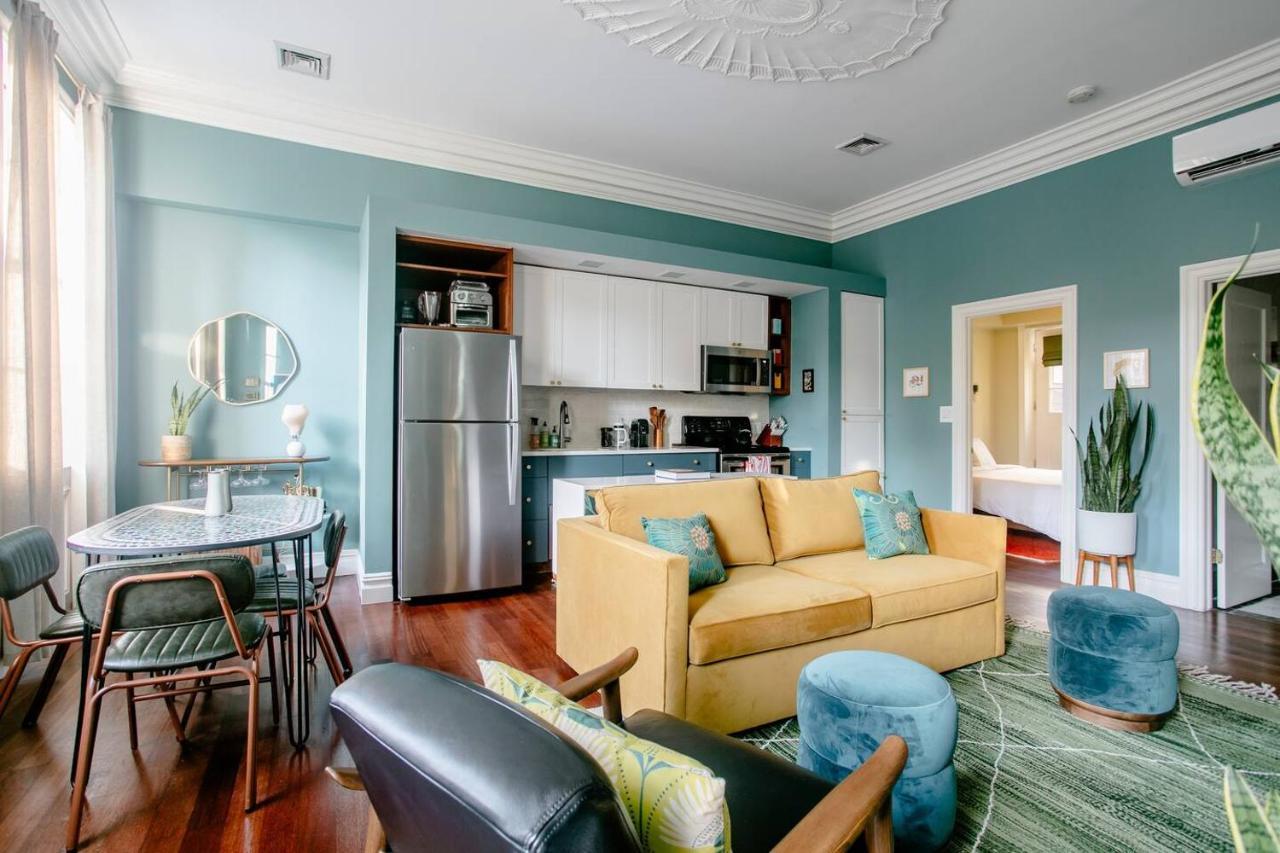 Airy Greenwich Retreat With Private Deck Appartement *